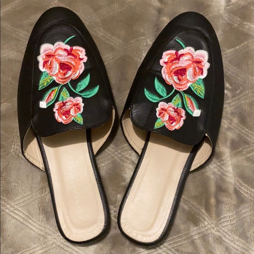 Floral mules ❤️